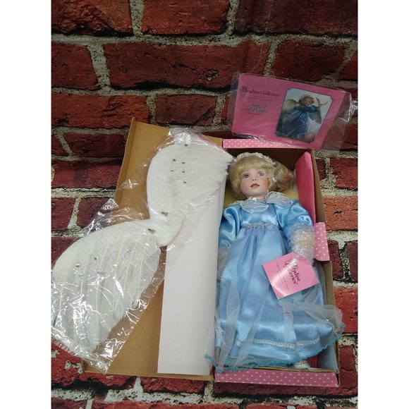 Treasury Collection Angel of Love - Picture 2 of 5